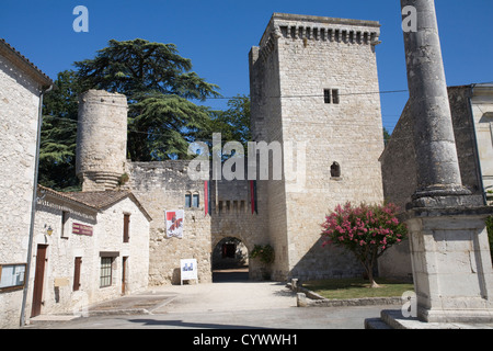 Schloss in der Bastide Stadt Eymet, Dordogne, Frankreich Stockfoto