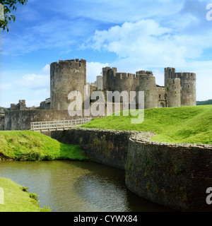 Caerphilly Castle in Süd-Wales aus dem Nordosten Stockfoto