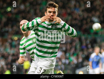 11.11.2012 Glasgow, Schottland. Tony Watt feiert sein Tor in der Scottish Premier League-Spiel zwischen Celtic Glasgow und St. Johnstone von Celtic Park. Stockfoto