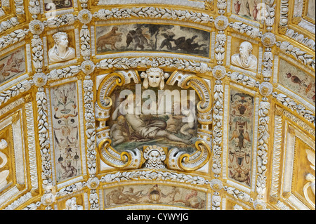 Scala d ' Oro verzierten Decke, Dogenpalast, Venedig, Italien. Stockfoto