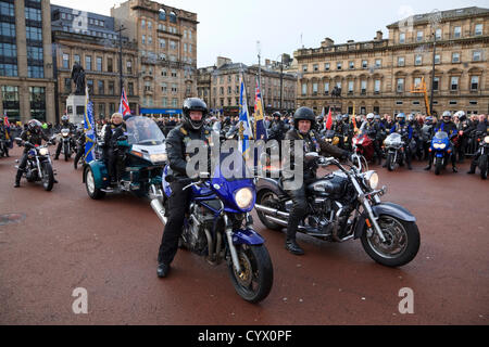 11. November 2012, Remembrance Day parade, George Square, Glasgow, Schottland. Mitglieder der Royal British Legion Motorrad Club, Scotland Branch Teilnahme an der Parade auf ihren Motorrädern. Stockfoto