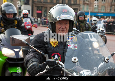 11. November 2012, George Square, Glasgow Scotland.Ex militärischen und Mitglied der Royal British Legion Motorradfahrer, Scotland Branch, bei der Remembrance Day parade Stockfoto