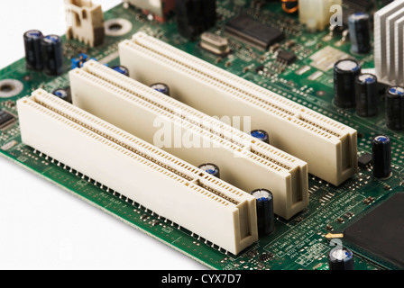 Nahaufnahme der PCI-Steckplätze auf einem Motherboard Stockfoto