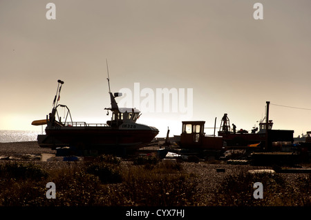 Angelboote/Fischerboote am Strand frühen Herbstmorgen Stockfoto