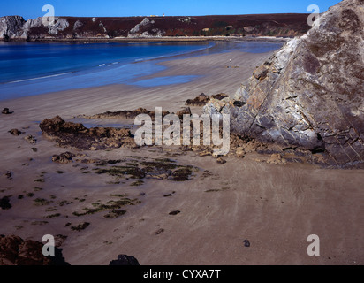 Pointe de Penhir von oben Veryach Strand mit rocky Vorland im Vordergrund Europa Europäische französische Bretagne East Coast Stockfoto