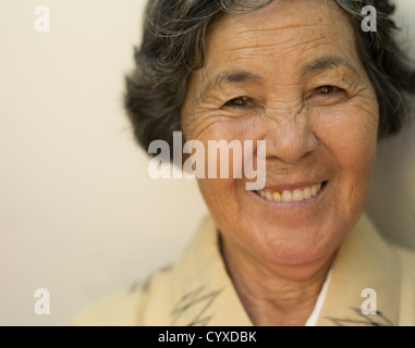 Ältere Dame der Okinawa an Mushaama Erntefest Hateruma Insel Yaeyamas, Okinawa, Japan Stockfoto