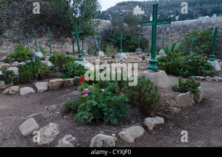 Der Friedhof am Kloster von Les Seurs de Notre Dame de Sion unserer lieben Frau von Sion. Ein Karem. Jerusalem. Israel. Stockfoto