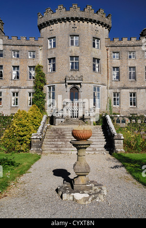 Schlosshotel, äußere Turm des Gebäudes zeigt.  Eire irischer Nordeuropa Republik Stockfoto