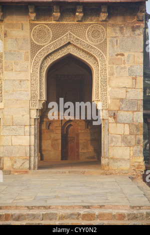 Nahaufnahme eines Bogens bei Bada Gumbad in Lodi Garten, Delhi, Indien Stockfoto