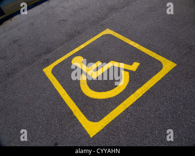 Behindertenparkplatz-Schild Stockfoto