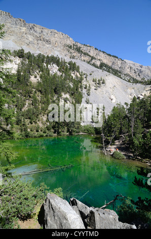 Lac Vert oder Green Lake Vallée Etroite oder Etroite Tal Névache Hautes-Alpes Frankreich Alpen Frankreich Stockfoto