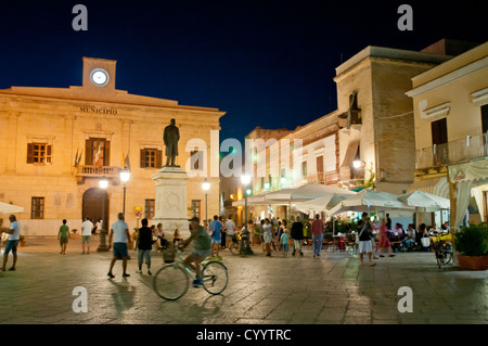 Insel Favignana. Ägadischen. Das Dorf und der Küste. Stockfoto