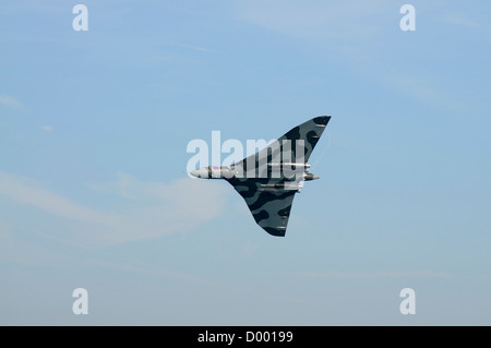 England East Sussex Beachy Head Vulcan V Deltaflügel jet Bomber während des Fluges. Stockfoto