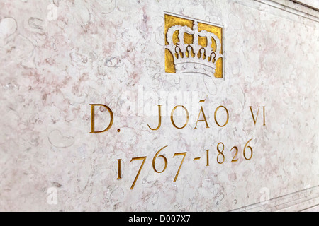 Grab von König Dom João VI. Königliches Pantheon des Hauses Braganza. Kloster São Vicente de Fora. Lissabon, Portugal. Stockfoto