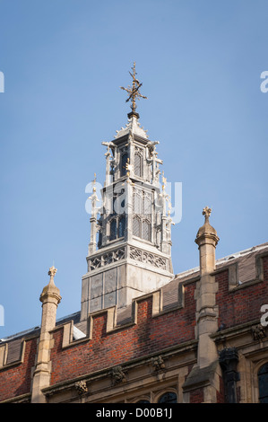 London Lincolns Inn High Holborn verzierten gotischen Kirchturm Dach Zinne Wetterfahne detail Turmspitze Stockfoto