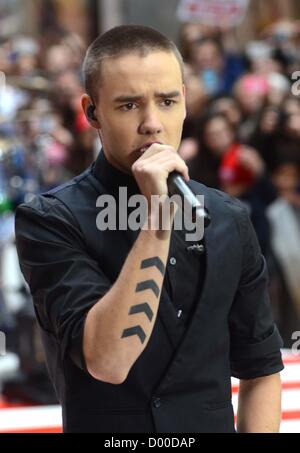 New York, USA. 13. November 2012. Liam Payne für NBC heute zeigen Toyota Konzertreihe mit ONE DIRECTION, Rockefeller Plaza, New York, NY 13. November 2012 auf der Bühne. Foto von: Derek Sturm/Everett Collection/Alamy Live-Nachrichten Stockfoto