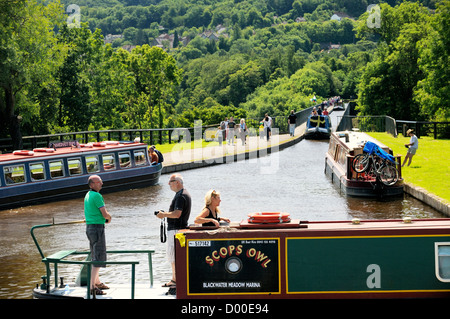 Pontcysyllte Aquädukt fertig 1805 trägt Kanalboote auf Llangollen Kanal über das Tal des Flusses Dee in der Nähe von Wrexham, Wales, UK Stockfoto