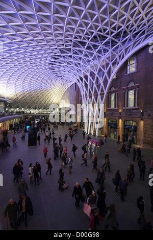 Kings Cross Station Dach, London, UK, entworfen von John McAslan und Partner. Stockfoto