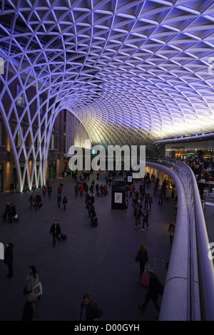 Kings Cross Station Dach, London, UK, entworfen von John McAslan und Partner. Stockfoto