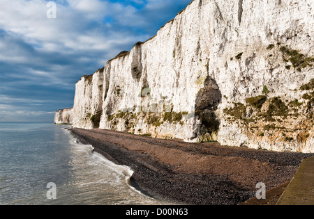 Die berühmten White Cliffs, zwischen Deal und Dover, Kent, Großbritannien, auf den ersten Blick gesehen Stockfoto