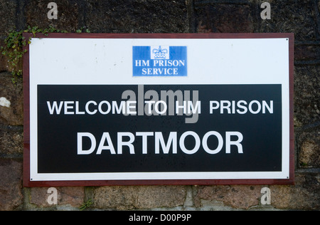 Willkommen im HM Prison Dartmoor Schild an der Wand des Gefängnisses. Dartmoor Gefängnis Princetown Devon England 2012 2010er Jahre Großbritannien. HOMER SYKES Stockfoto