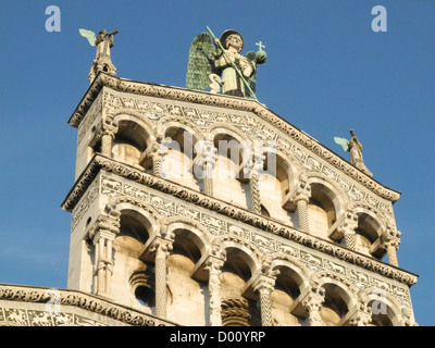 Fassade der Kathedrale Duomo in Piazza Di Martino, Lucca Toskana Italien Stockfoto