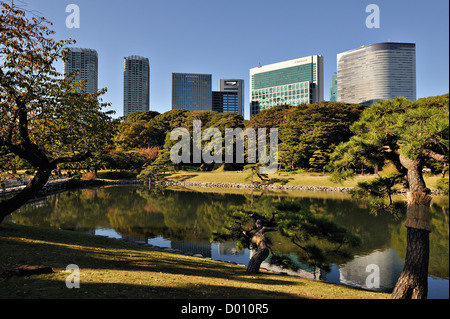 Hama-Rikyu Park im Bankenviertel von Tokio, Japan Stockfoto