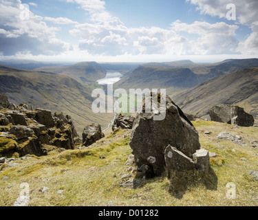 Atemberaubenden Ausblick vom großen Giebel mit Blick auf tiefste und umliegende Landschaft, Lake District, Großbritannien. Stockfoto