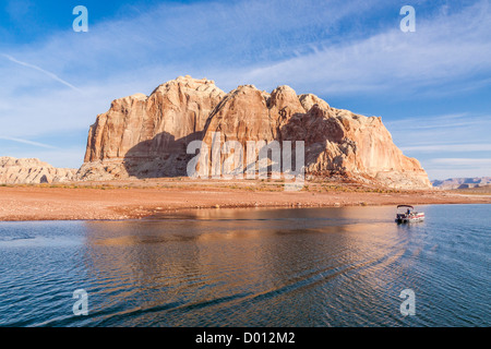 Lake Powell und das Glen Canyon National Recreation Area, das sich über eine Million Acres mit etwa 2000 Meilen Küstenlinie in Arizona und Utah erstreckt. Stockfoto