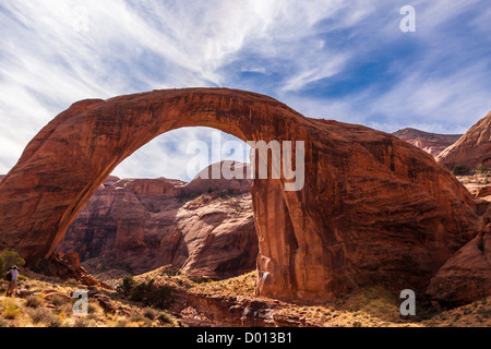 Rainbow Bridge National Monument in Lake Powell ist die weltweit größte bekannte Naturbrücke. Es befindet sich auf dem Navajo Reservat. Stockfoto