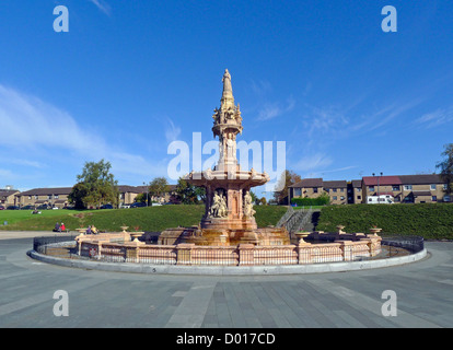 Die Doulton Springbrunnen im Glasgow Green Park im Eastend von Glasgow durch den River Clyde Stockfoto