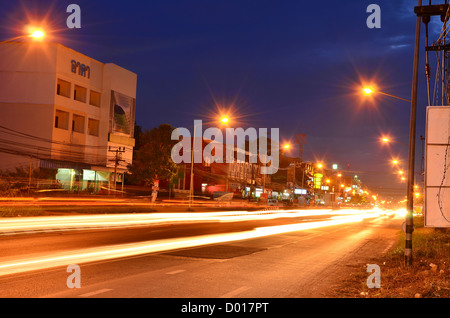 Stadt bei Nacht. Lamphun Gewerbegebiet. Stockfoto