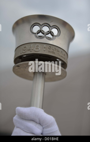 Die 1948 Olympische Fackel bei einem Fototermin anlässlich der Vorfeld um die Stadt zu feiern Stockfoto