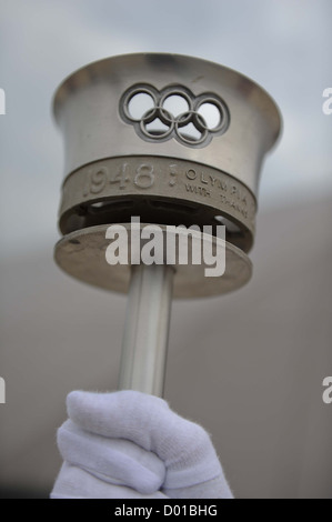 Die 1948 Olympische Fackel bei einem Fototermin anlässlich der Vorfeld um die Stadt zu feiern Stockfoto