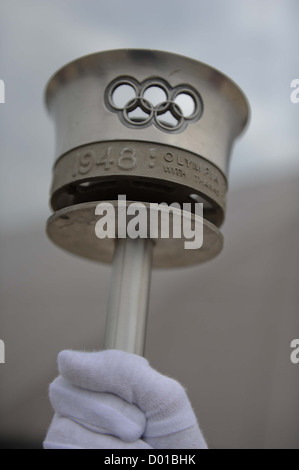 Die 1948 Olympische Fackel bei einem Fototermin anlässlich der Vorfeld um die Stadt zu feiern Stockfoto