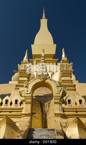 Pha, die Luang ist eine große, mit Gold bedeckten buddhistischen Stupa im Zentrum von Vientiane, Laos. Stockfoto