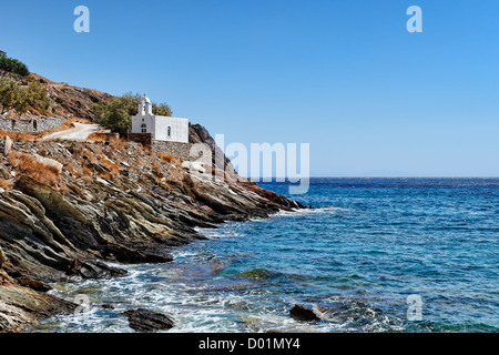 Eine kleine Kapelle an der Orkos-Bucht in Kea, Griechenland Stockfoto