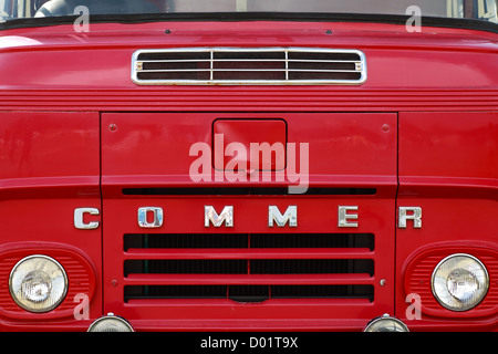 Vorderen Heizkörper der traditionellen alten LKW Lastwagen, Commer Stockfoto