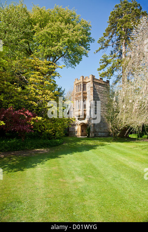 Der Abt Veranda - Teil der historischen Ruinen von Cerne Abbey in Dorf von Cerne Abbas in Dorset, England, UK Stockfoto