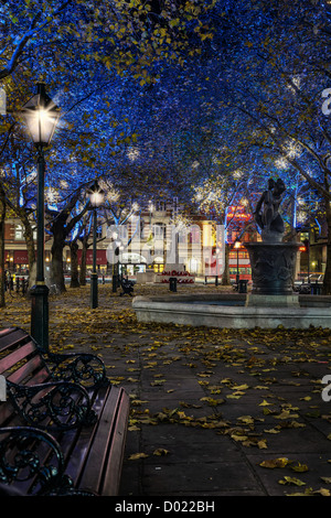 Sloane Square (London - UK) mit Weihnachtsbeleuchtung Stockfoto
