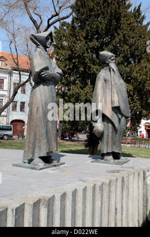 Skulpturen im slowakischen nationalen Aufstand Square (Námestie Slovenského Národného Aufstandes) in Bratislava, Slowakei. Stockfoto