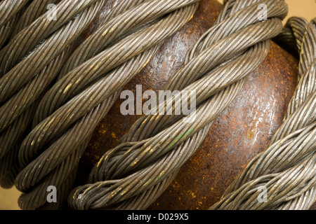 Schließen Sie Kabel auf einem Spanner Stockfoto