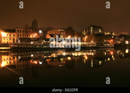 Skien in Süd-Norwegen. Die Fähren sind auf das Gebräu. Stockfoto