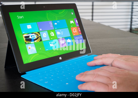 Tastatur mit Microsoft Surface rt Tablet-computer Stockfoto