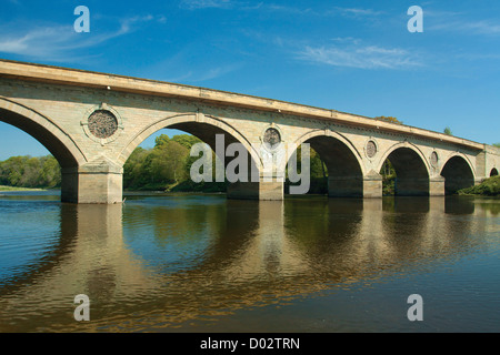 Coldstream Brücke und dem Fluss Tweed, Coldstream, Scottish Borders Stockfoto