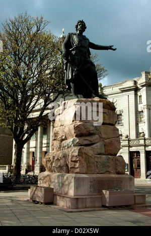 William Wallace Statue außerhalb seiner Majestät Theater in der Stadt von Aberdeen Stockfoto