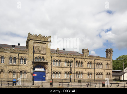 Schloss Rüstkammer im Schloss-Straße begraben. Ein Grad II denkmalgeschütztes Gebäude aus dem Jahre 1868. Stockfoto