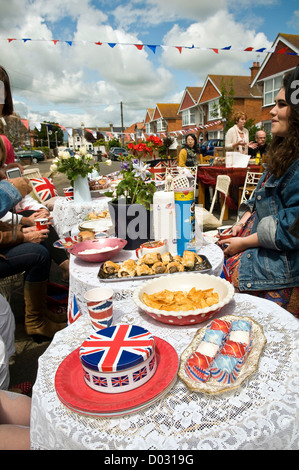 Straßenfest für Königin Elizabeth II Diamond Jubilee in Worthing, West Sussex, Großbritannien Stockfoto