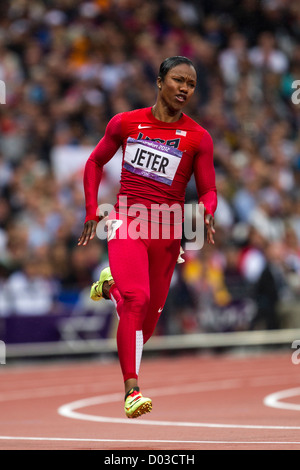 Carmelita Jeter (USA) im Wettbewerb mit rund 1 200 Meter der Frauen bei den Olympischen Sommerspielen 2012 in London Stockfoto