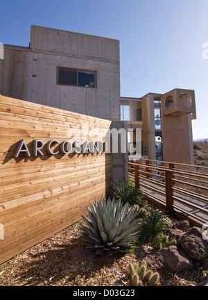 USA, Arizona. Gebaut, um Paolo Soleris Konzept der Arkologie verkörpern, ist Arcosanti eine experimentelle Stadt in der Wüste von Arizona. Stockfoto